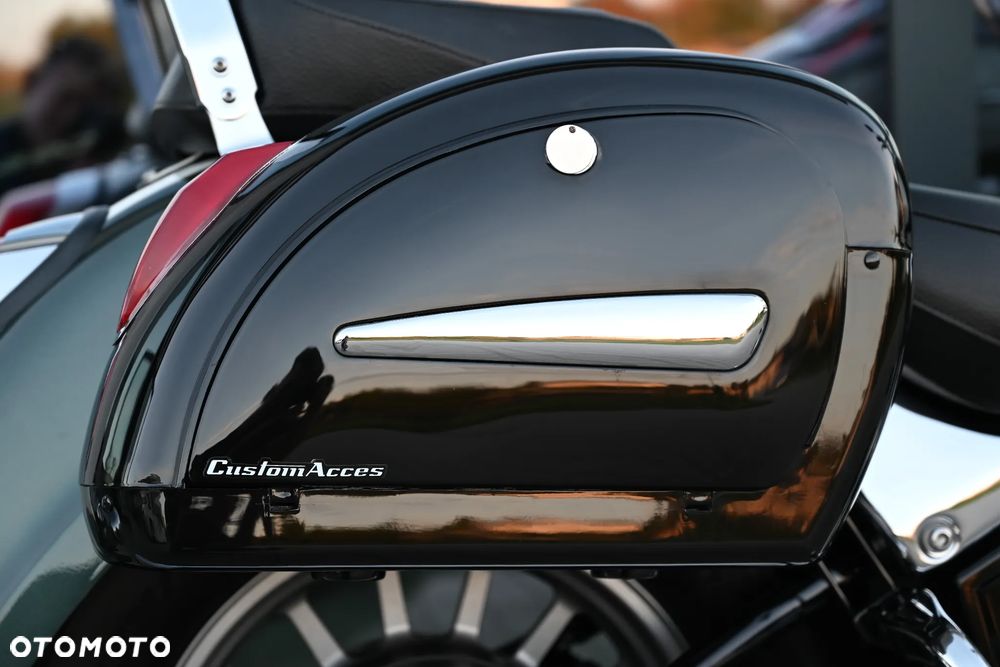 Suzuki Intruder - 32