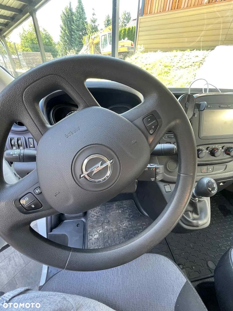 Opel Vivaro - 17
