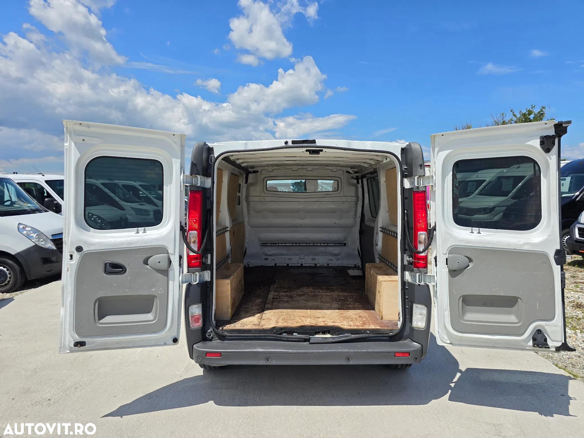 Renault Trafic Long L2H1 - 11