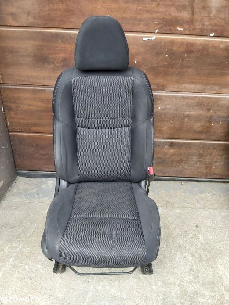 Nissan Qashqai II J11 fotel prawy przód oparcie siedzisko air bag - 1