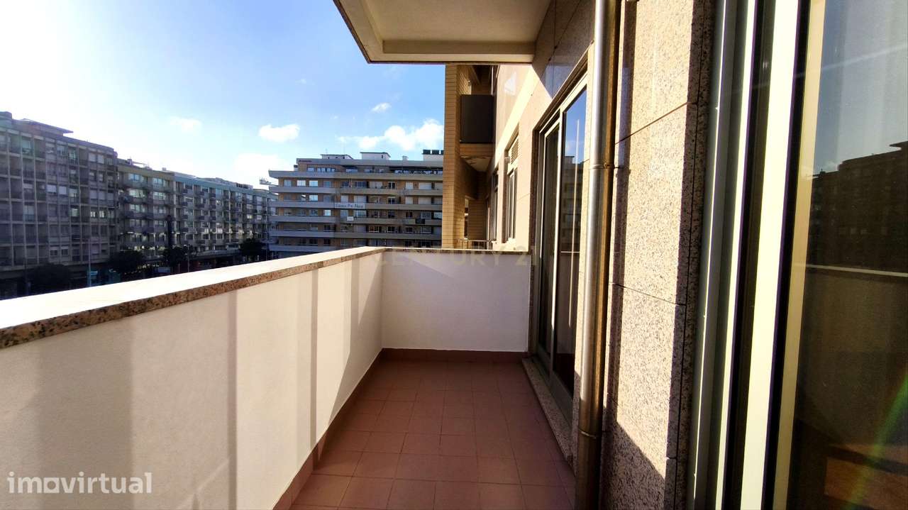 Arrendar Apartamento T2 Porto - Grande imagem: 4/36