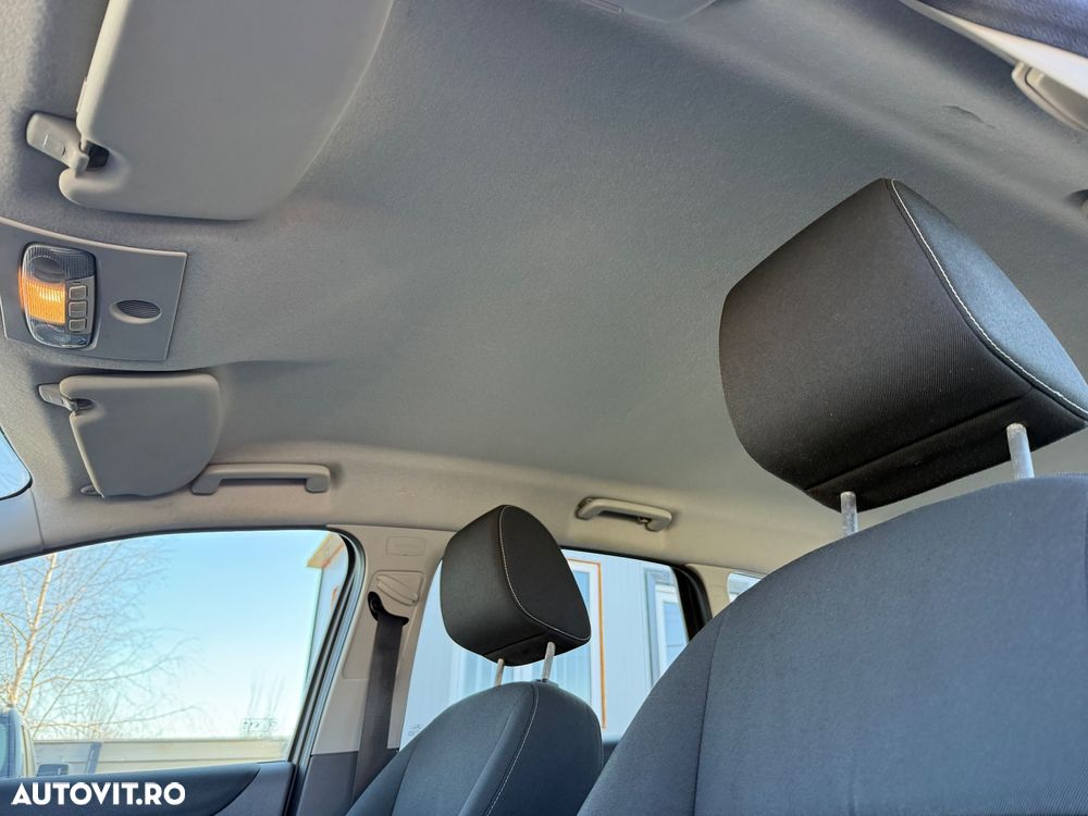 Ford Focus 1.6 16V Titanium - 28