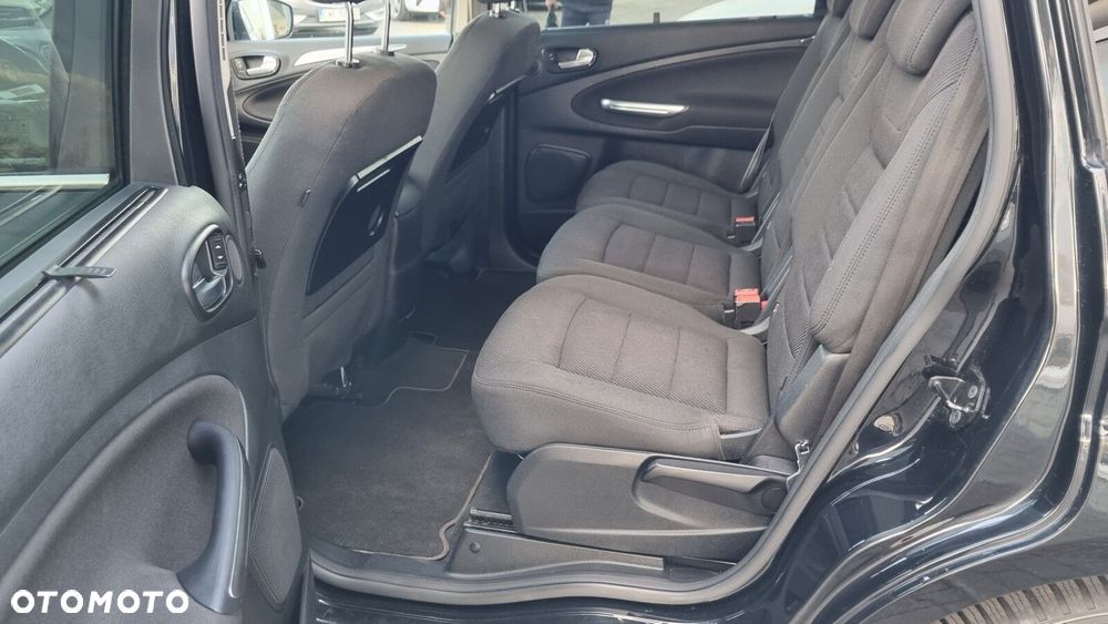 Ford S-Max - 16