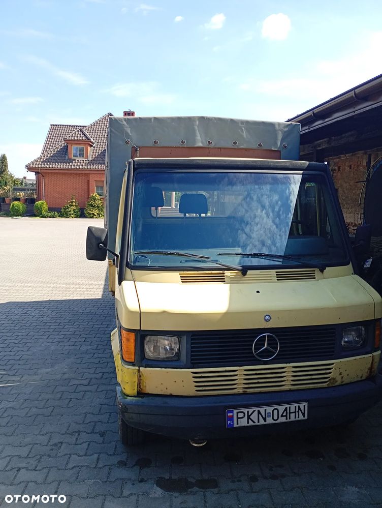 Mercedes-Benz 208D - 10