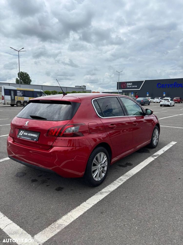 Peugeot 308 - 8