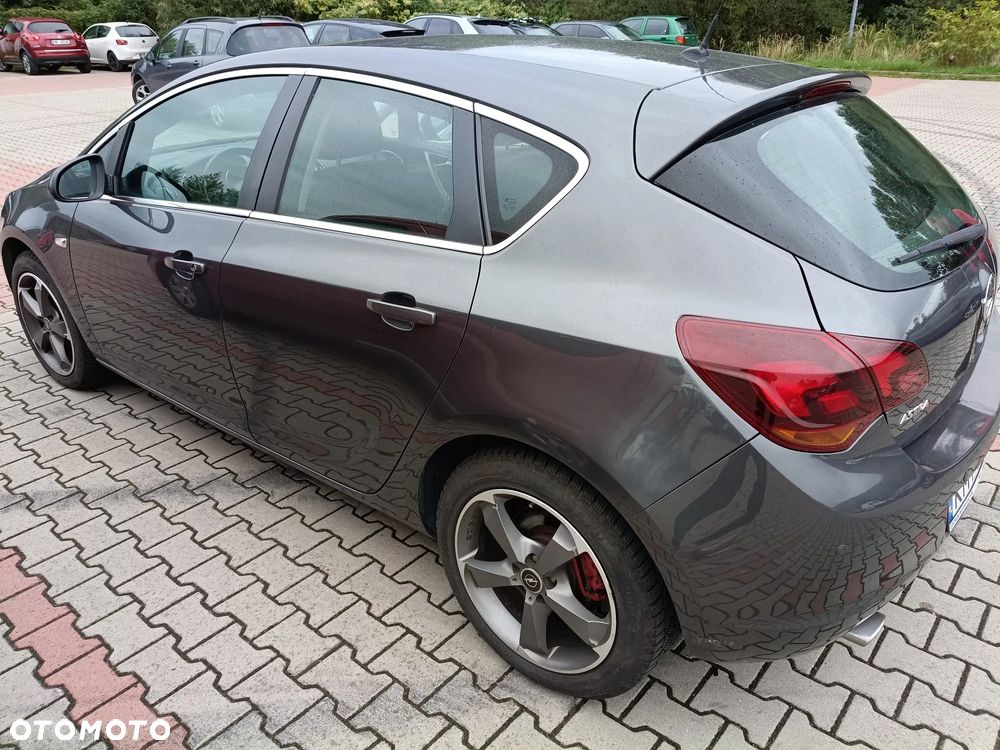 Opel Astra 1.4 T Cosmo - 4