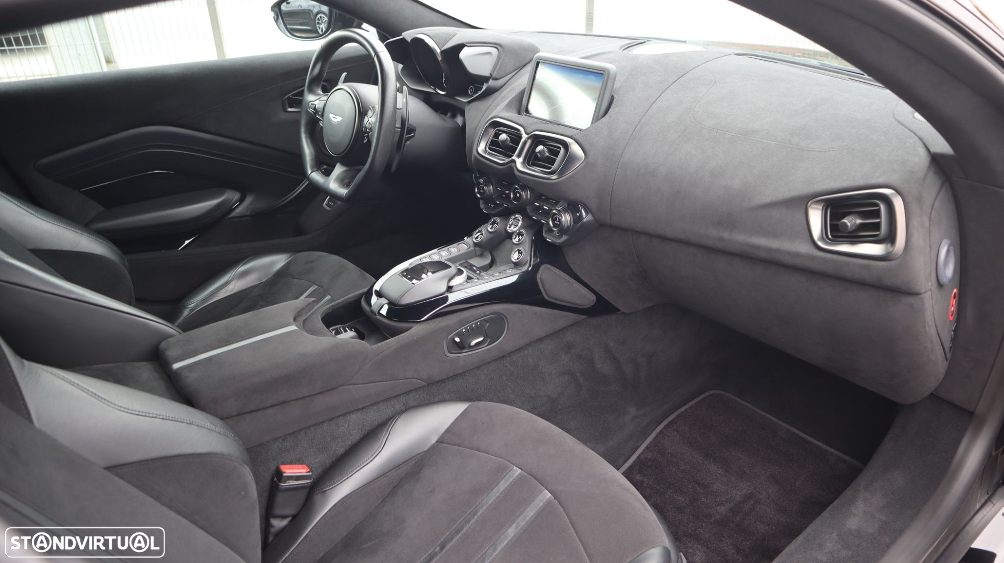 Aston Martin Vantage Coupe V8 - 16