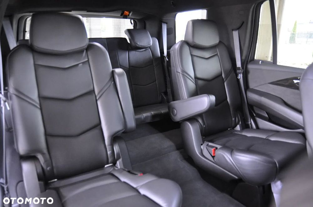Cadillac Escalade - 30