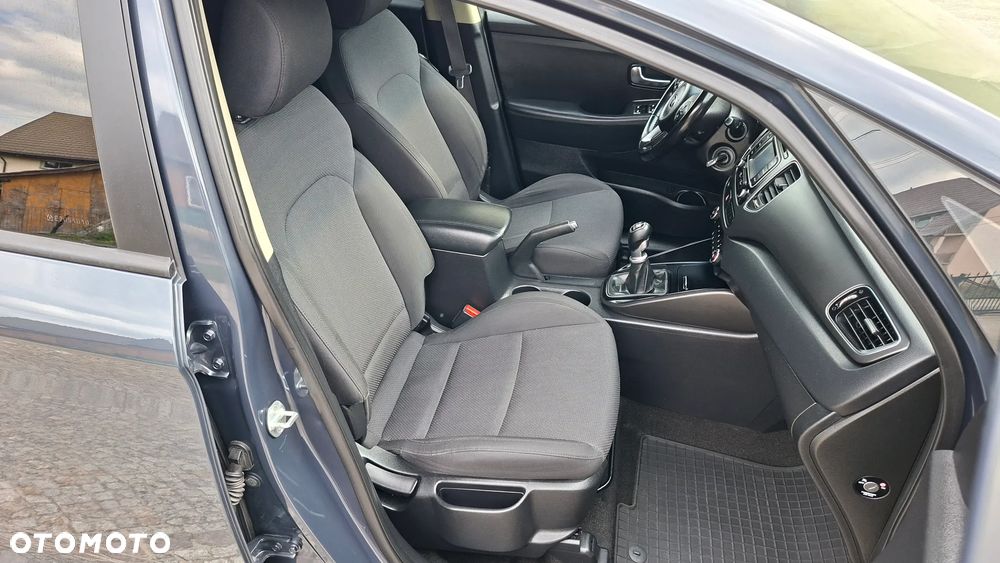 Kia Carens 1.7 CRDi Spirit - 29