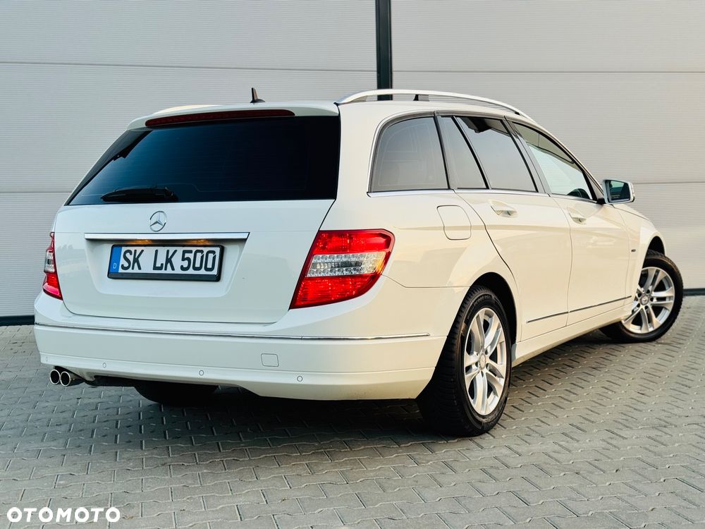 Mercedes-Benz Klasa C 180 T Kompressor Automatik BlueEFFICIENCY Special Edition - 26
