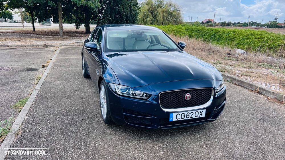 Jaguar XE - 11