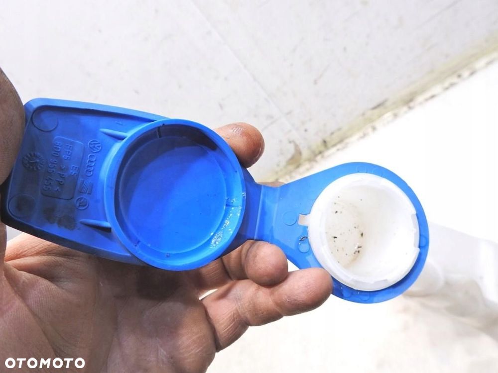 ZBIORNICZEK SPRYSKIWACZY SKODA FABIA II 1.9 TDI 6Q0955453 - 8