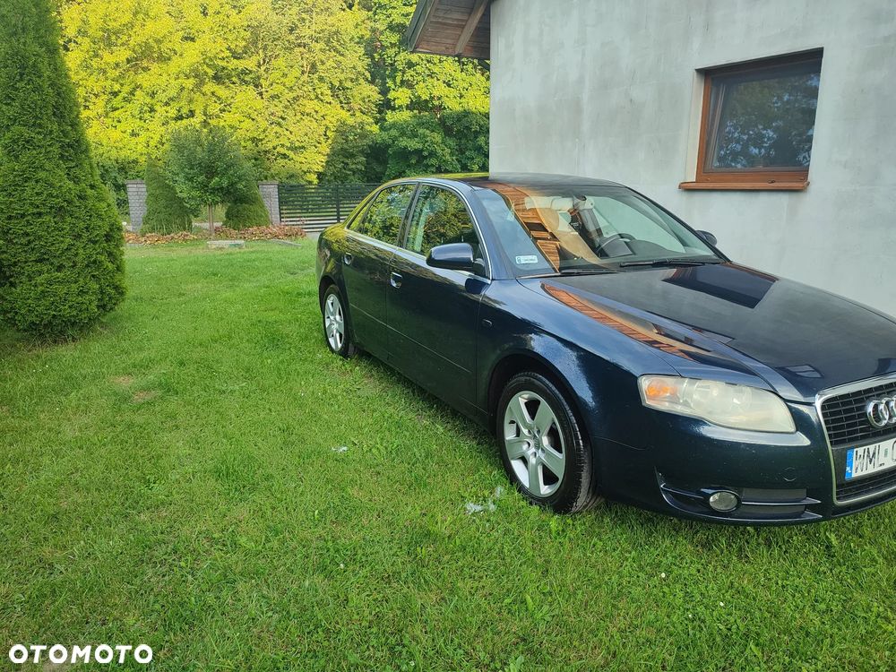 Audi A4 Limousine - 3