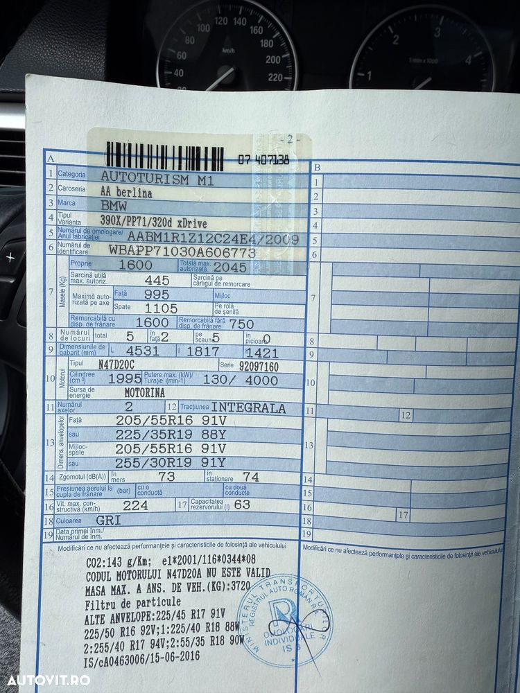 BMW Seria 3 320d xDrive - 12