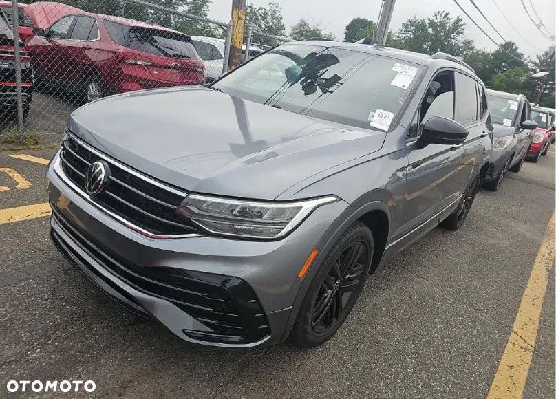 Volkswagen Tiguan - 1
