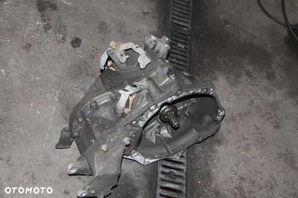 Opel Vectra C 2.2 Benzyna skrzynia biegów 5B