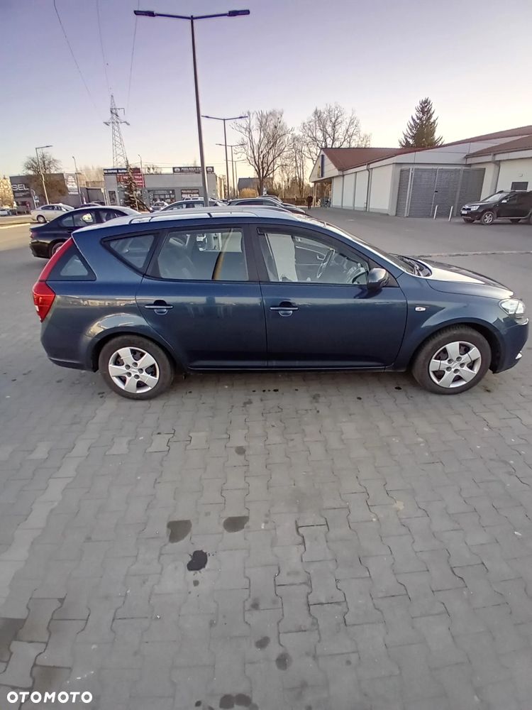 Kia Ceed 1.6 CVVT ISG Spirit - 9