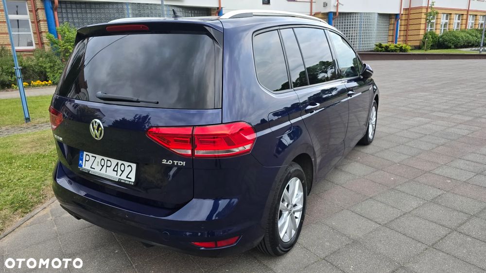 Volkswagen Touran - 11