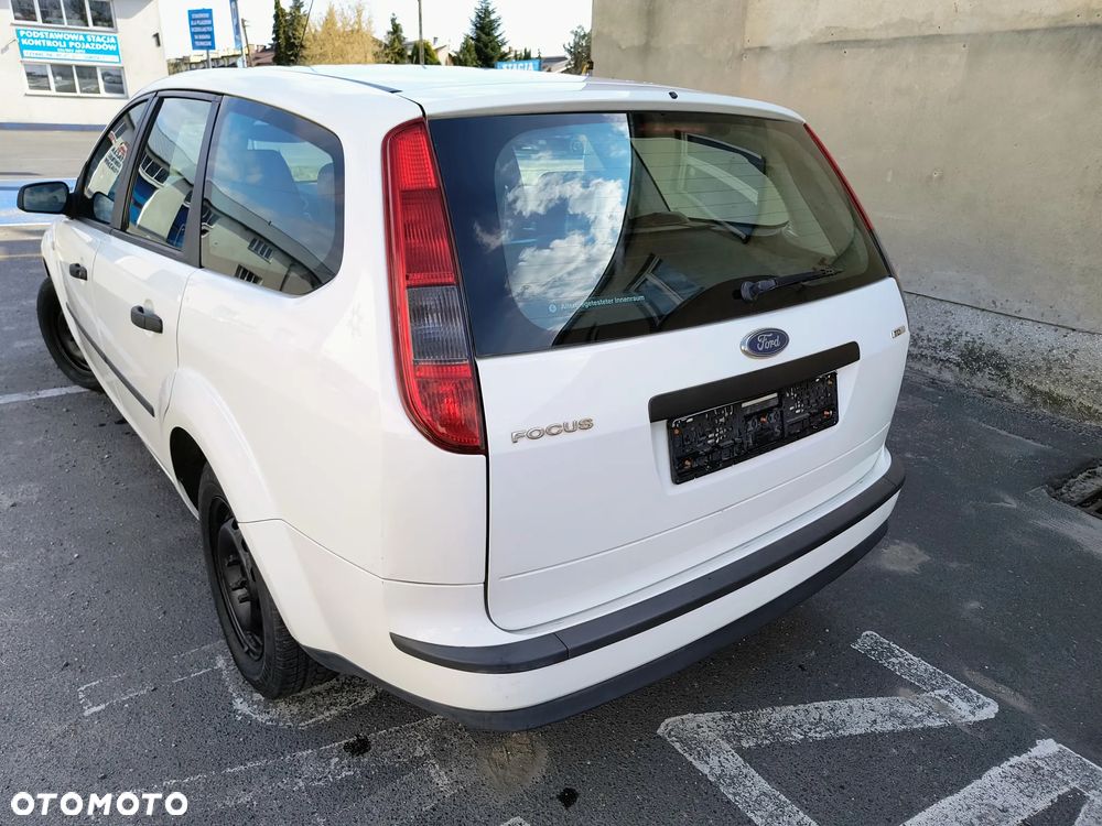 Ford Focus 1.6 TDCi DPF Ambiente - 5