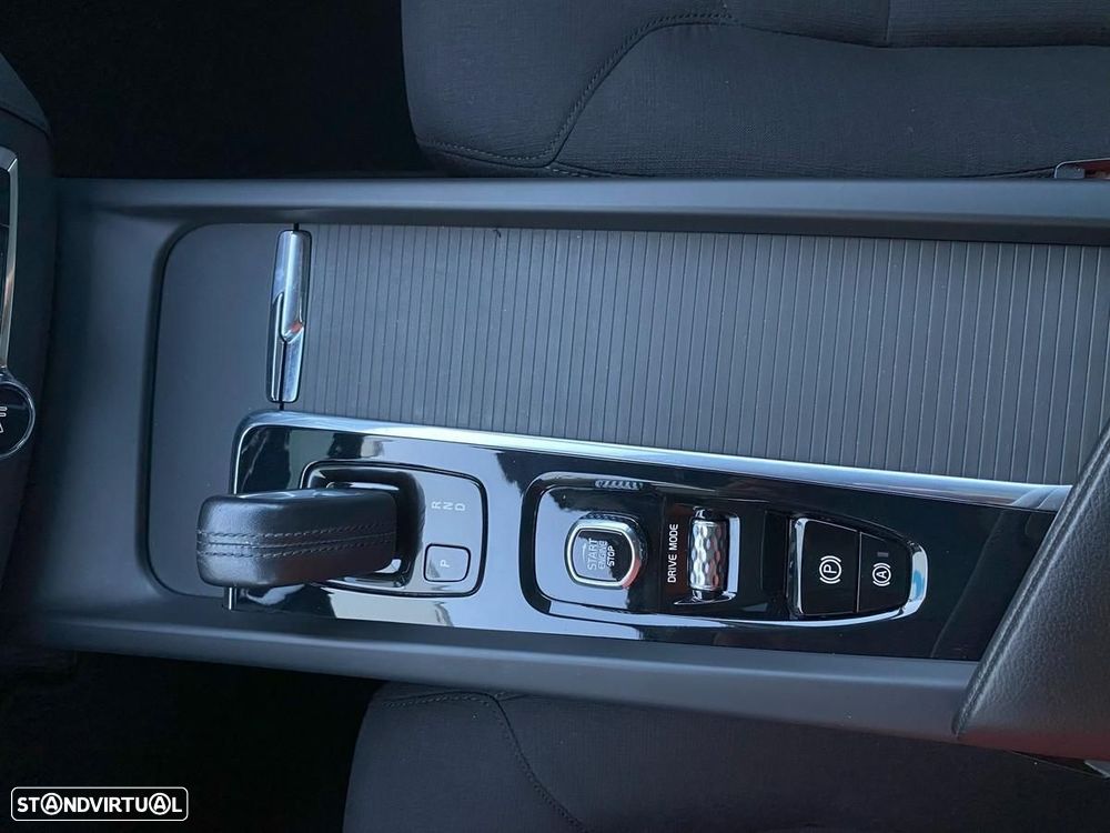 Volvo XC 60 2.0 T6 PHEV Inscription AWD - 31
