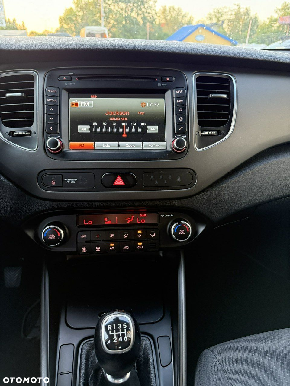Kia Carens - 15