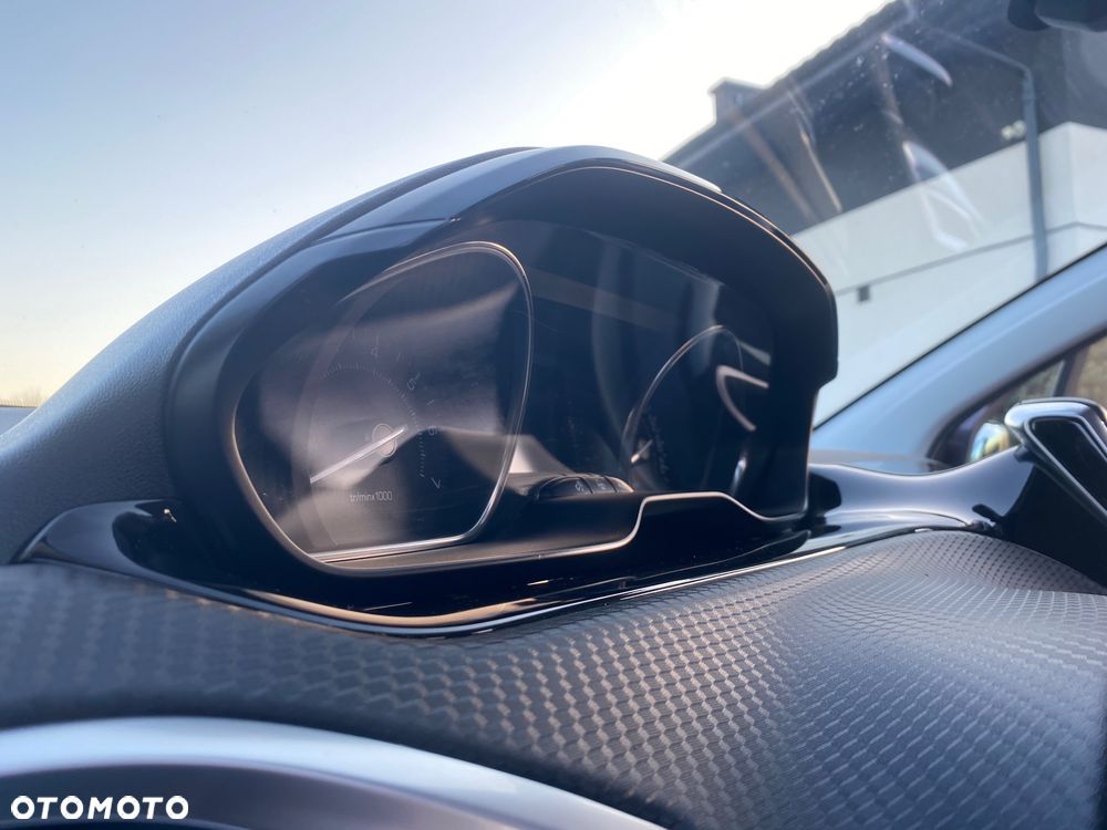 Peugeot 2008 1.2 Pure Tech Allure S&S - 24