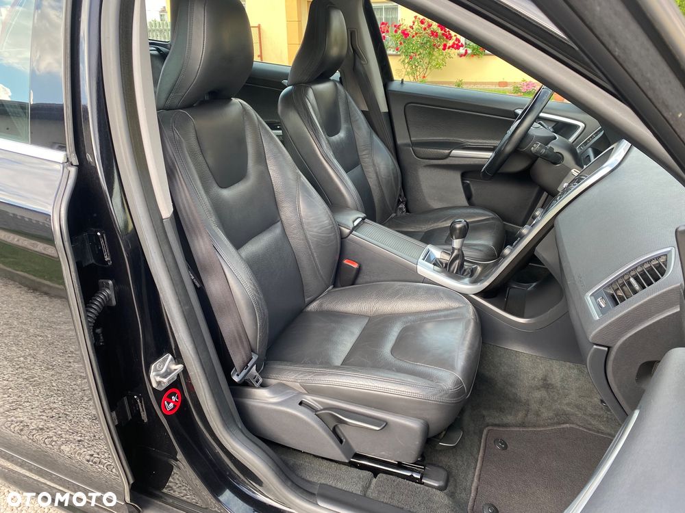 Volvo XC 60 D3 Momentum - 21