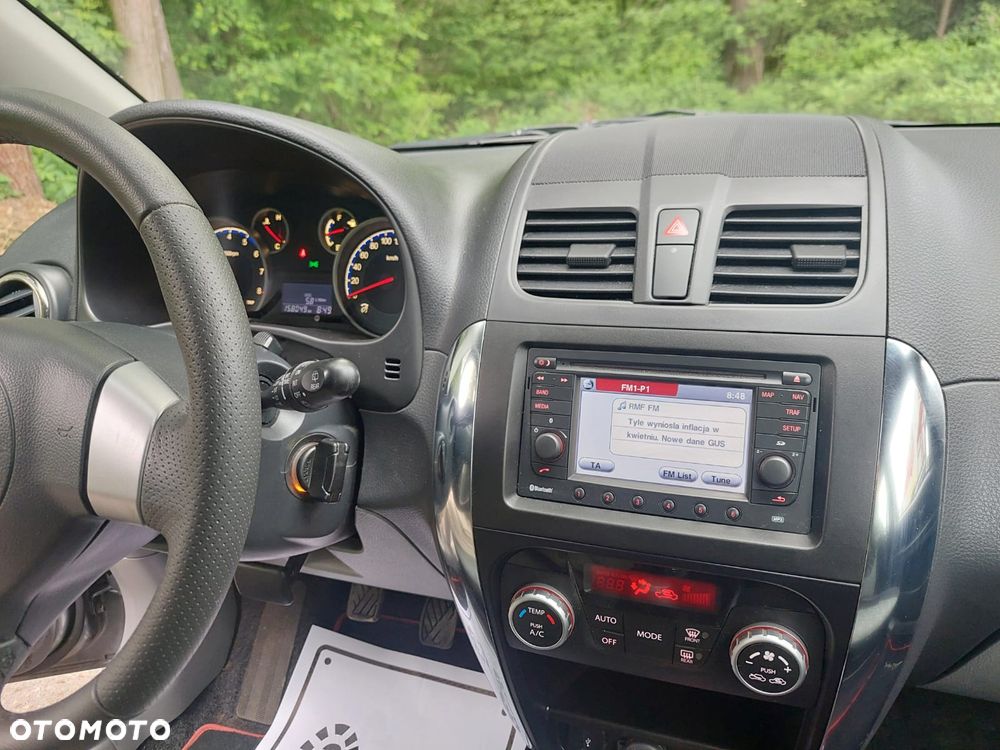 Suzuki SX4 1.6 Premium 4WD - 9