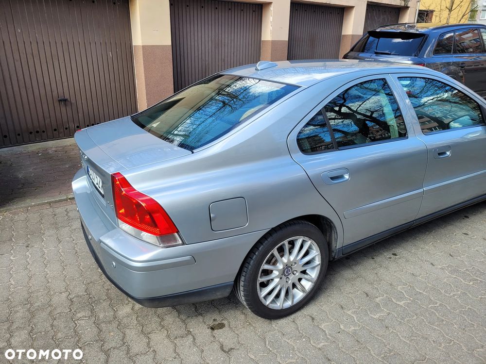 Volvo S60 2.4D Momentum - 4