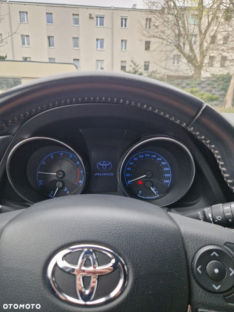 Toyota Auris 1.6 Premium - 3