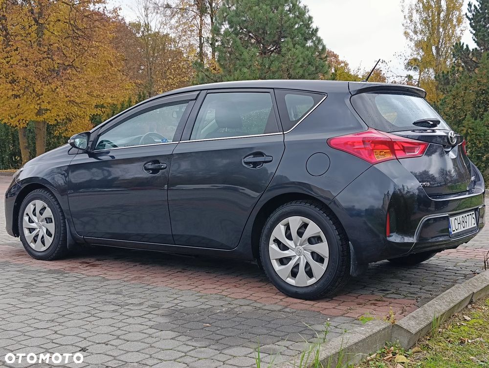 Toyota Auris - 2