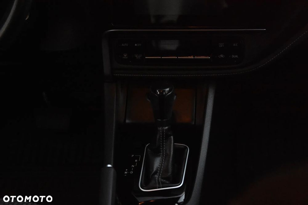Toyota Corolla 1.6 Premium MS - 16
