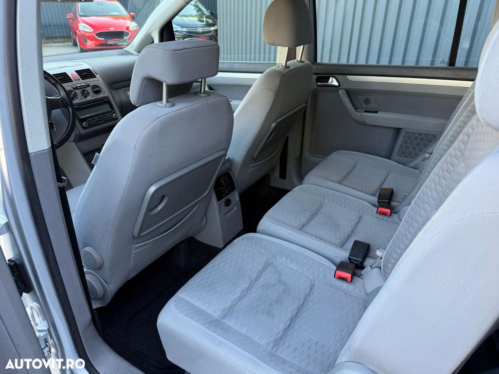 Volkswagen Touran - 9