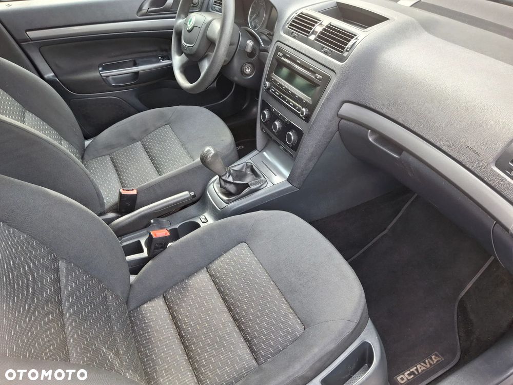 Skoda Octavia 1.6 TDI DPF Ambiente - 27