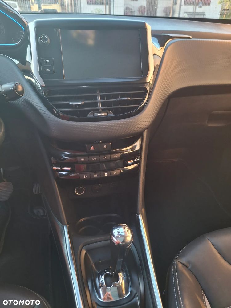 Peugeot 2008 - 7