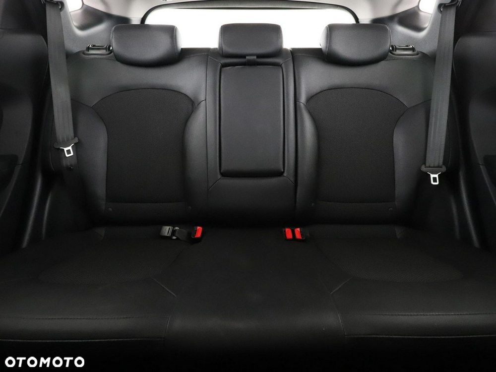 Hyundai ix35 1.6 2WD Fifa World Cup Edition - 18