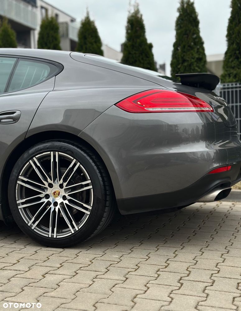 Porsche Panamera - 24