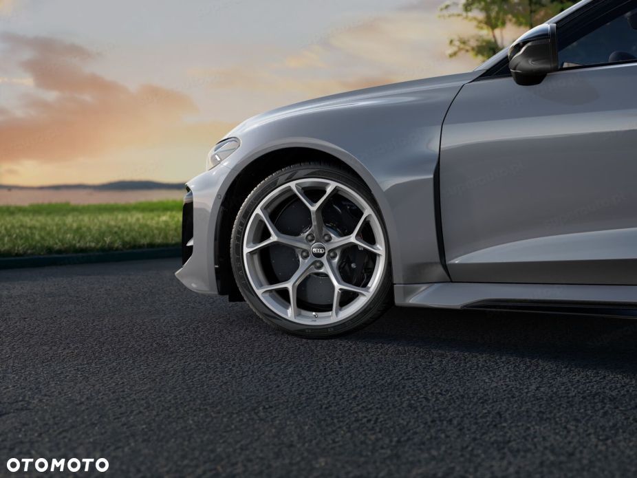 Audi RS5 Avant - 10