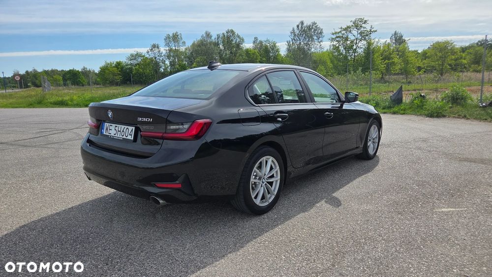 BMW Seria 3 330i - 14