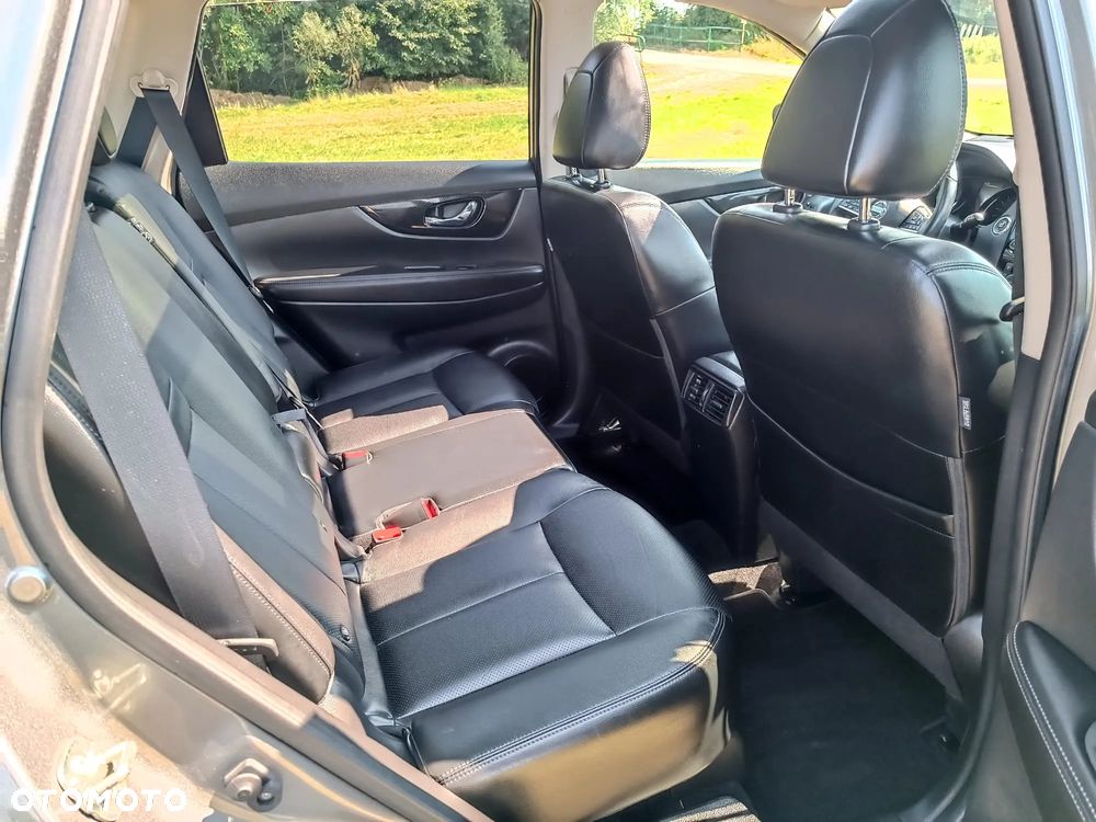 Nissan X-Trail 2.0 dCi Tekna 4WD Xtronic - 32