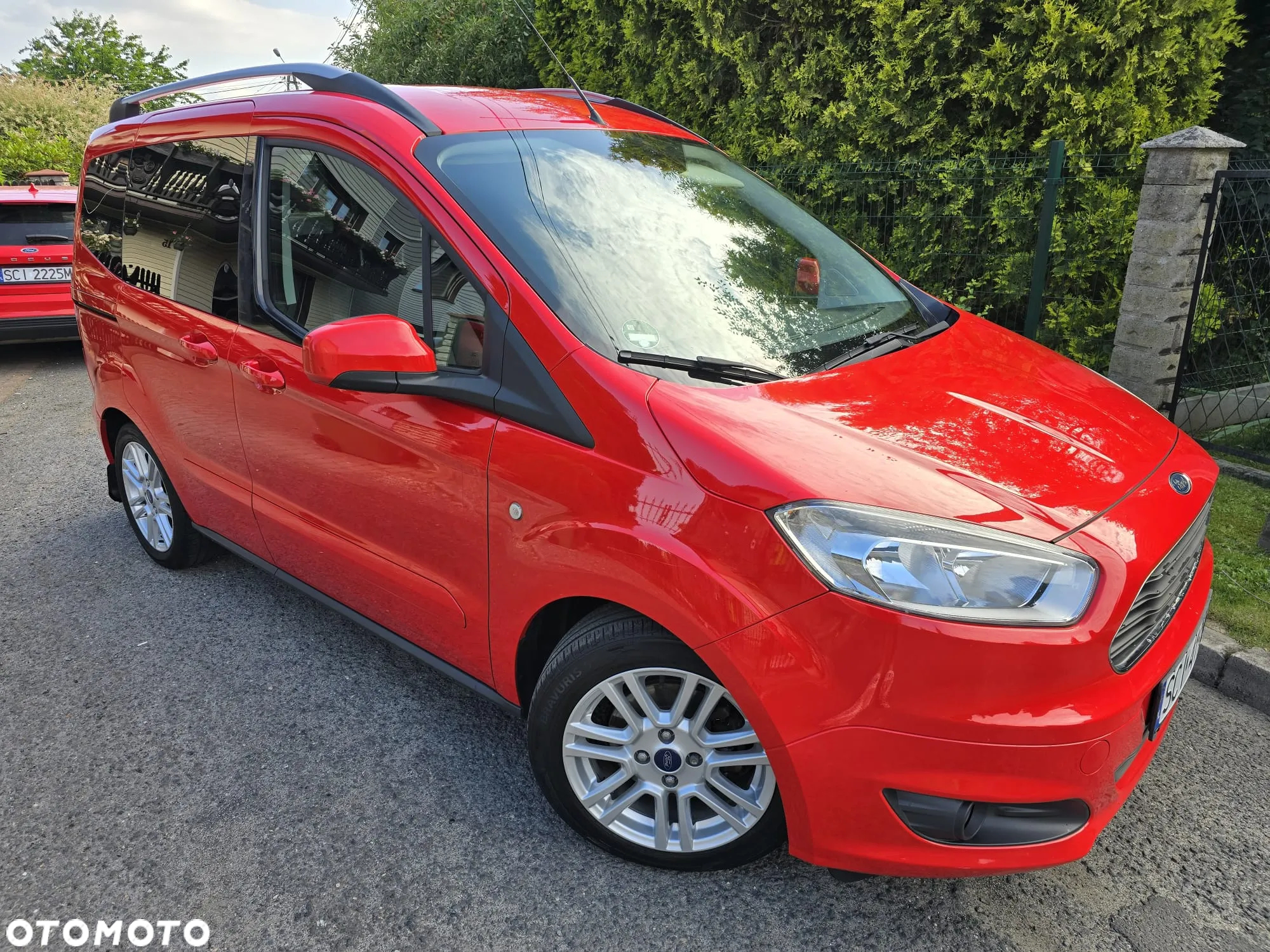 Ford Tourneo Courier 1.0 EcoBoost Titanium - 2