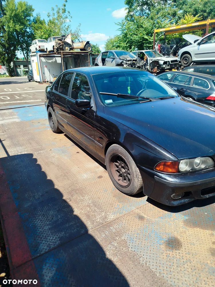 BMW E 39 na części. - 3