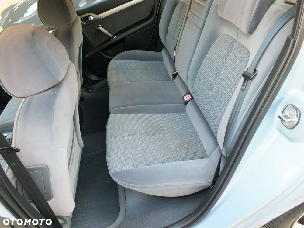 Peugeot 407 - 8