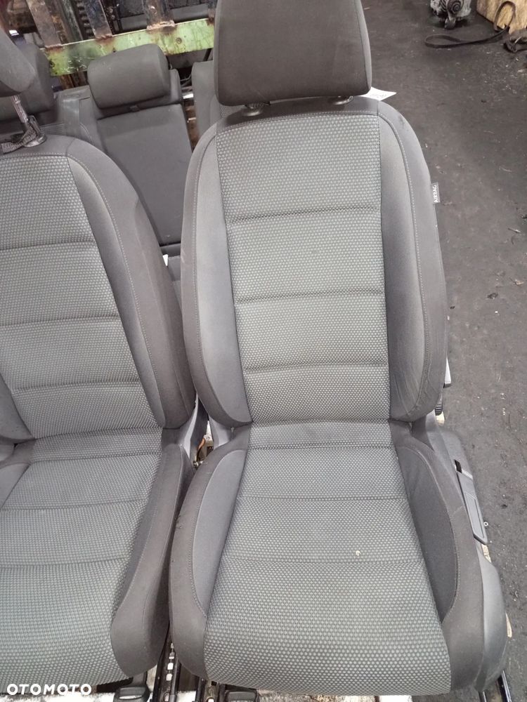 KOMPLET FOTELI GOLF 6 VI HB 5-DRZWI - 2