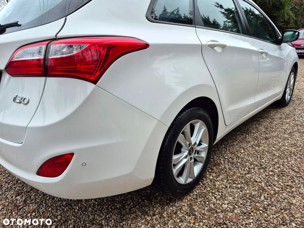 Hyundai i30 i30cw 1.4 Fifa World Cup Edition - 12