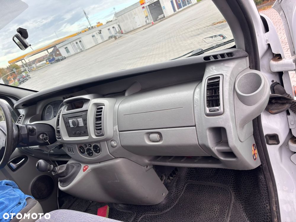 Opel Vivaro - 8