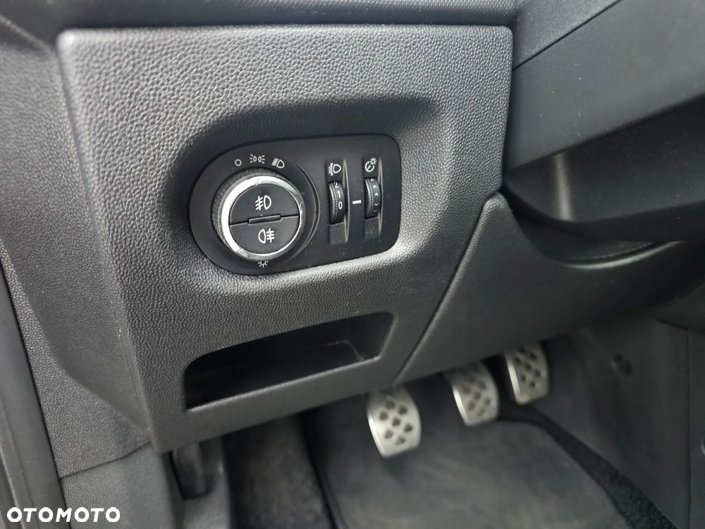 Opel Corsa 1.4 16V Sport - 21