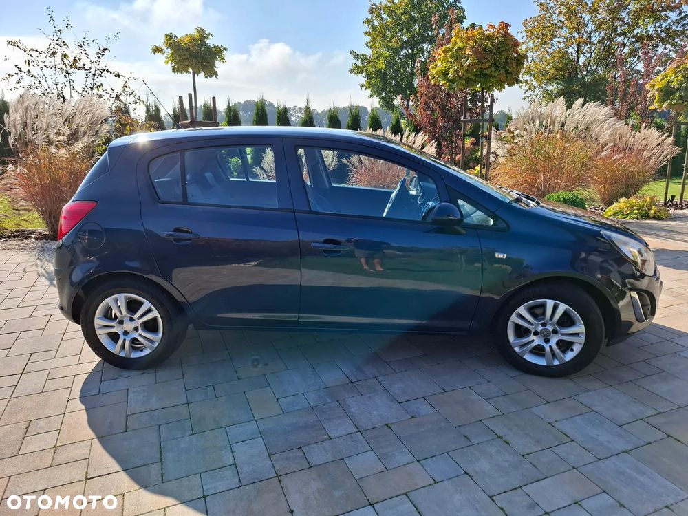 Opel Corsa 1.4 T Cosmo S&S - 24
