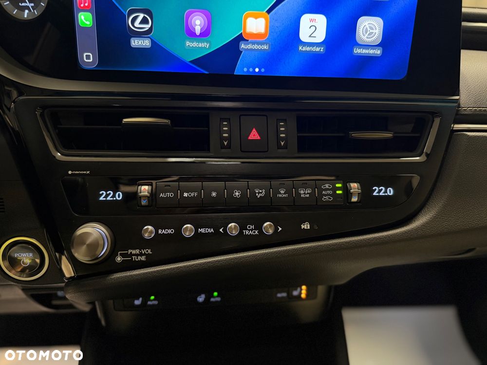 Lexus ES 300h Business Edition - 17