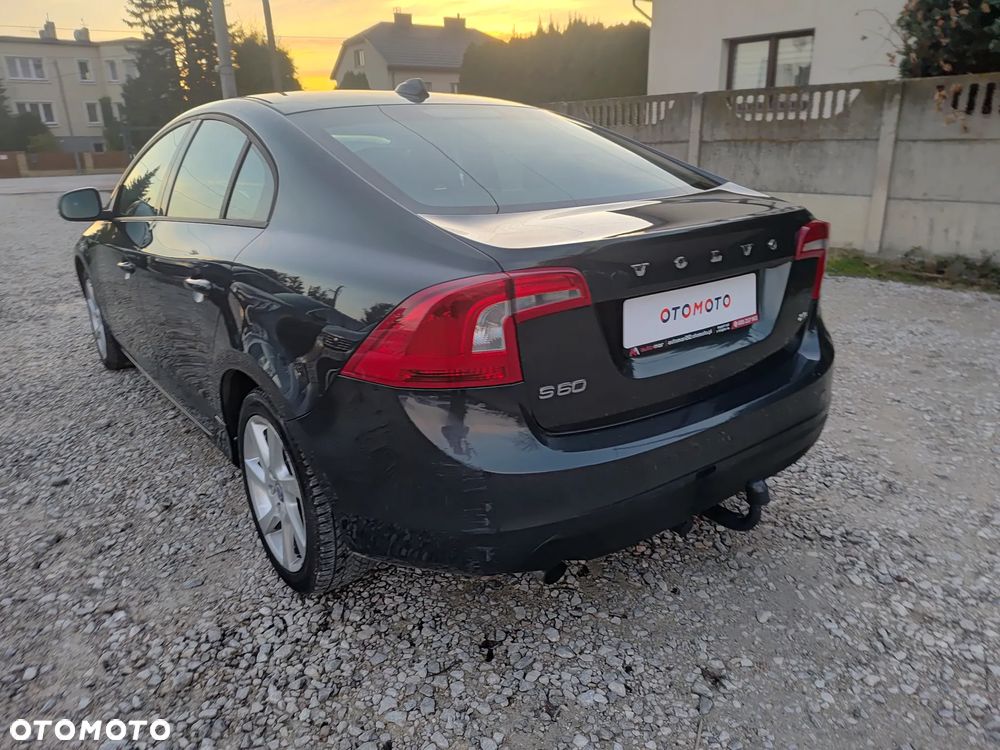 Volvo S60 D4 Geartronic Momentum - 11